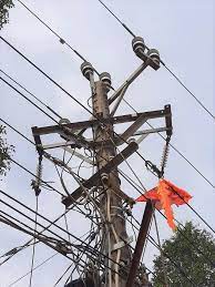 Gần 3.000 khách hàng ở huyện Tứ Kỳ bị mất điện do sự cố thả diều